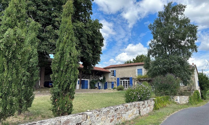 Saint-Flour Otro | La Vigne: modernized farmhouse from 1882, incl. swimming pool (from August 2025)