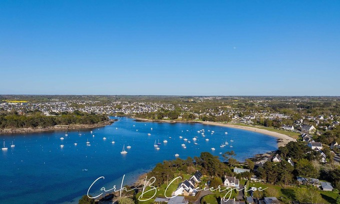Concarneau Villa | LA VILLA DES GLENAN swimming pool sleeps 8 2 minutes from the beach Concarneau