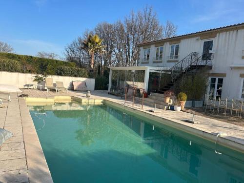 Callian Casa | La villa du Bau Reddoun ,piscine ,jardin , jolie vue sur Callian, calme et serenite