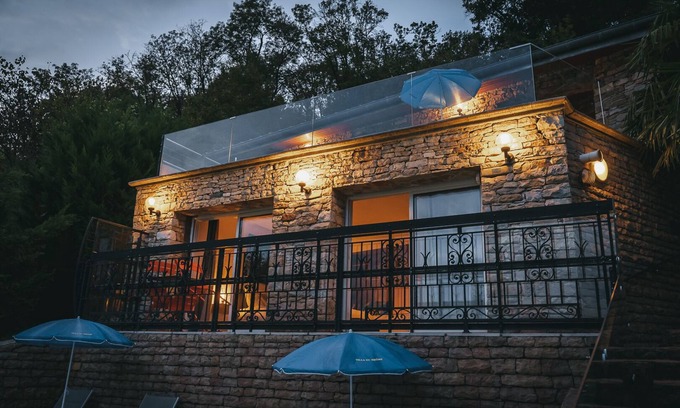 Miribel Casa | La Villa du Rhone