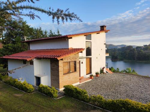 El Penol Casa | La Villa, Espectaculares vistas al lago Peñol-Guatape