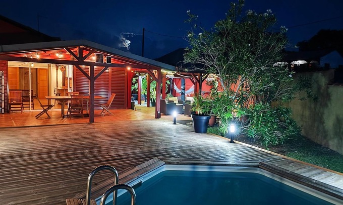 Sainte-Rose Villa | La Villa Holiday, sleeps 10, pool, patio, bar, terrace