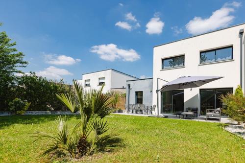 Orgeres Casa | La Villa Pop & Steel - maison avec 4 chambres