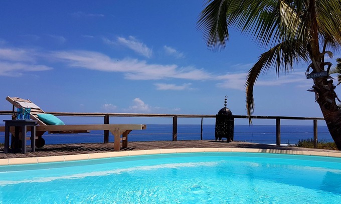 Carosse Villa | LA VILLA ESTÁNDAR CON PISCINA CON VISTA PANORÁMICA AL MAR
