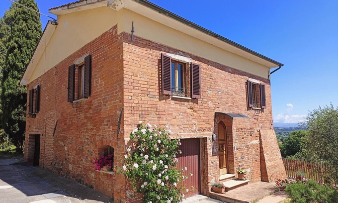 Acquaviva Cabaña | LA VINOVA Ancient House Walking Distance - A/C, Private Patio & Panorama