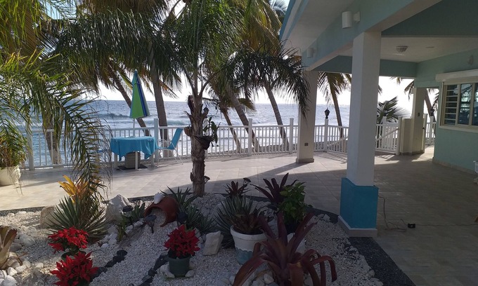 Patillas Apartamento | La Vista Del Mar es una nueva propiedad frente a la playa que contiene dos unidades privadas.