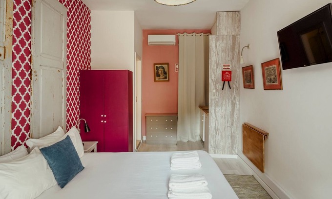 Alcantara Apartamento | Labor Alliance Residence - Room 15 by LovelyStay