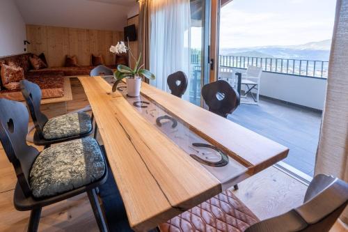 Castelrotto Apartamento | Ladinser Hof Western Suite