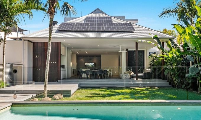 Byron Bay Casa | Lady Luxe - Beautiful spacious pet friendly home near the ocean. Perfect for.a romantic getaway