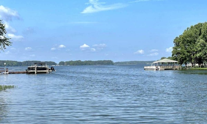 Chapin Casa | Lady of the Lake Summ