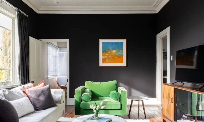 West Hobart Casa | Lady Victoria: Eclectic charm, walk to cafes/shops