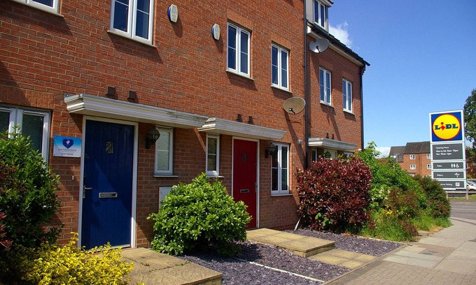 Grimsby Casa | Ladysmith Complex (8 Bedrooms) - Serviced Accomodation