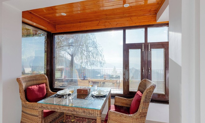 Theog Apartamento | Lafu House Hearth Cabana Hill views
