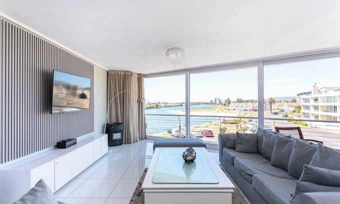 Lagoon Beach Apartamento | Lagoon Beach 237A by CTHA
