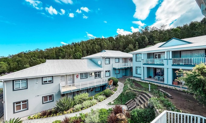 Knysna Apartamento | Lagoon View Retreat-Stylish 2BR in Central Knysna