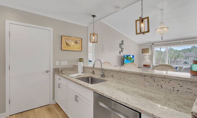 Isle of Palms Condominio | Lagoon Villa 16/2 BR Resort View Condo w / Wild Dunes Servicios!
