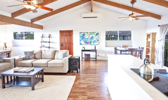 Downtown Lahaina Casa | Nueva casa de vacaciones Lahaina Maui! Camina hasta la ciudad de Lahaina. ¡Vista al océano!