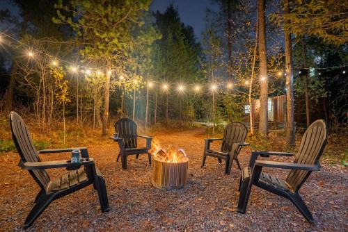 Coram Casa | Laid Back Cabin 7 Mn To Glacier, Private Fire Pit