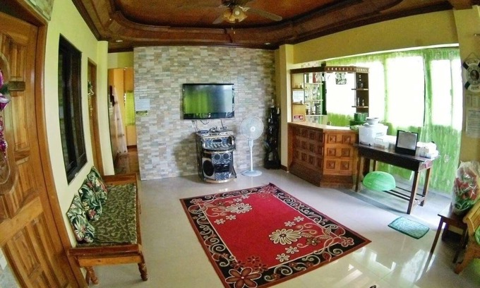 San Juan Casa | LAIYA BEACH HOUSE Rexon & Kiten 30pax