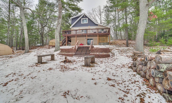 Herron Cabaña | Lake Access & Dock: Remote Mio-Area Cottage