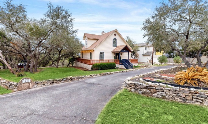 Canyon Lake Casa | Lake Bluff