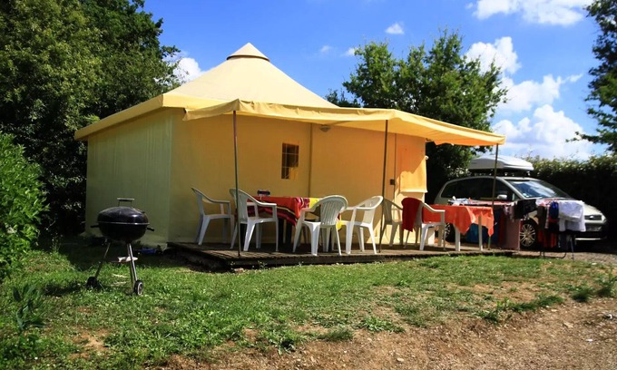 Naucelle Casa | Lake Bonnefon campsite *** - STANDARD furnished toiled bungalow 25 m2 (2 bedrooms) with sanitary facilities 6 people