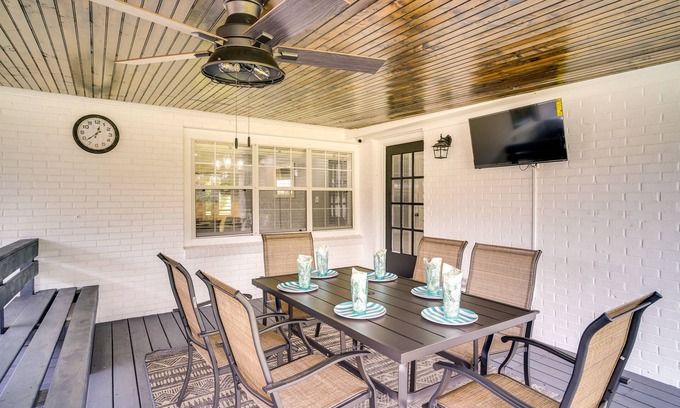 Lake Charles Casa | Lake Charles Home w/ Gas Grill & Fenced-In Yard!