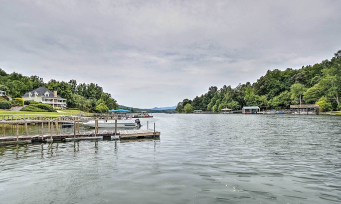 Hayesville Casa | Lake Chatuge Retreat w/ Dock & Mtn Views!