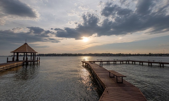 Willis Casa | Lake Conroe Sunset House- 3 bed 3.5 bath