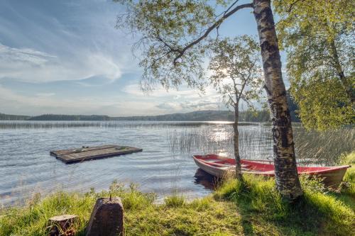 Asenhoga Cabina | Lake cottage near Isaberg