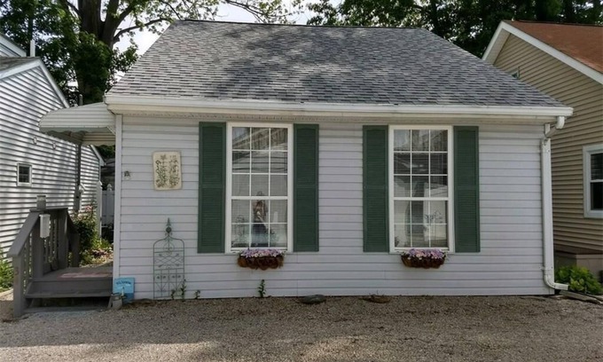 Ashtabula Cabaña | Lake Cottage
