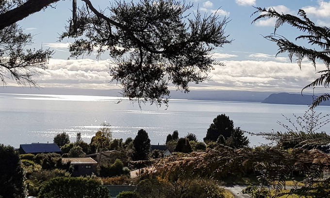 Pukawa Casa | Lake Cottage, Your Relaxing Lake Escape