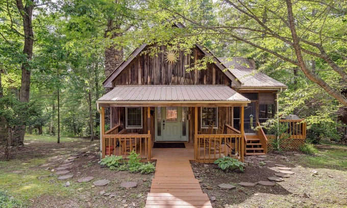 Sloans Valley Cabina | Lake Cumberland Resort Cabin w/ Community Perks!