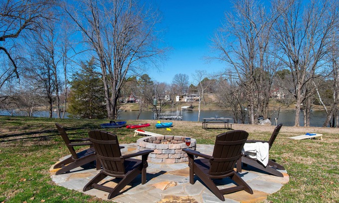 Lebanon Casa | Lake Days Are the Best Days! Lebanon, TN -Close to Nashville