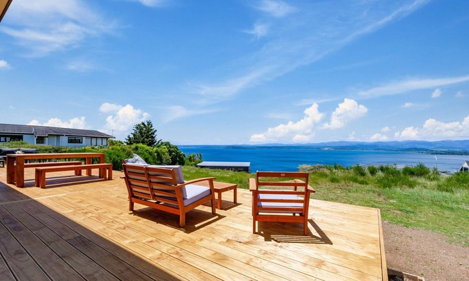 Omori Casa | Lake Days - Omori Holiday Home