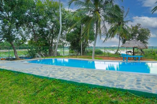 Yodakandiya Cama Y Desayuno | Lake Edge Holiday Inn