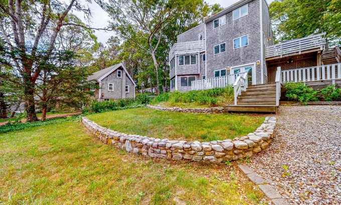 West Hyannisport Casa | Lake Elizabeth Terrace