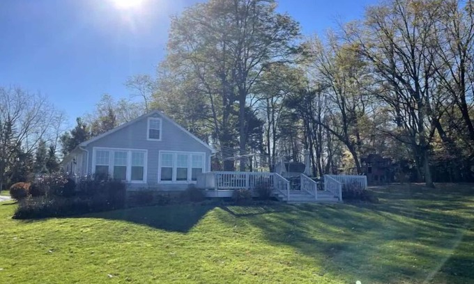 Westfield Casa | Lake Erie Sunset Getaway