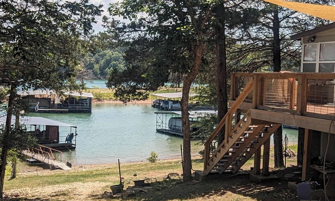 Eagle Rock Casa | Cabina frente al lago con Bunkhouse