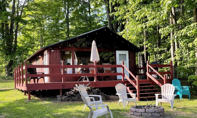 Mayfield Cabina | Linda cabaña de cedro en el gran lago Sacandaga