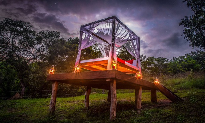 Balangoda Chalet De Esquí | Lake Front Glamping Suite with a Bush Bathtub