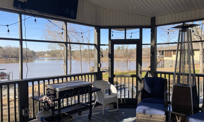 Ridgeway Casa | Lake Front Home on Lake Wateree With Easy access to Docks and KAYAK