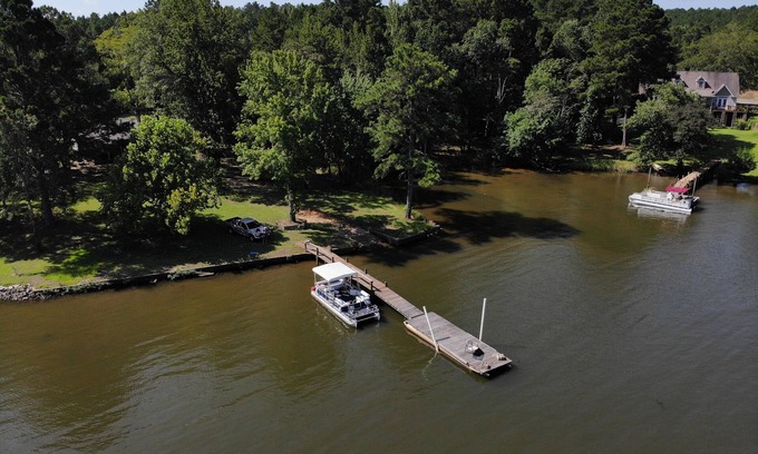 Ridgeway Casa | Lake front home with floating dock and boat launch on Lake Wateree, SC