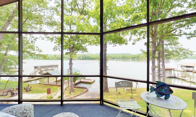 Ten Mile Casa | Lake Front house on Watts Bar Lake with large private dock, 2 screen porches