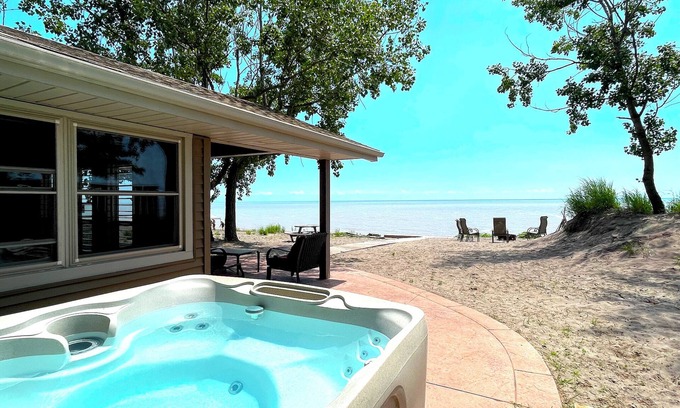 Long Point Cabaña | Frente al lago Lucky Seven Cottage