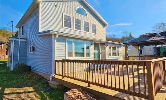 Dundee Casa | Lake Front Reverie- Waneta Lake, NY