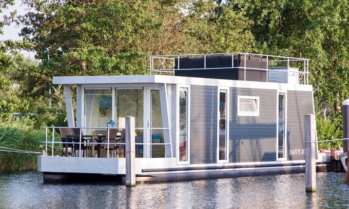 Almere Poort Alquiler De Eote | Barco frente al lago en Almere con WiFi