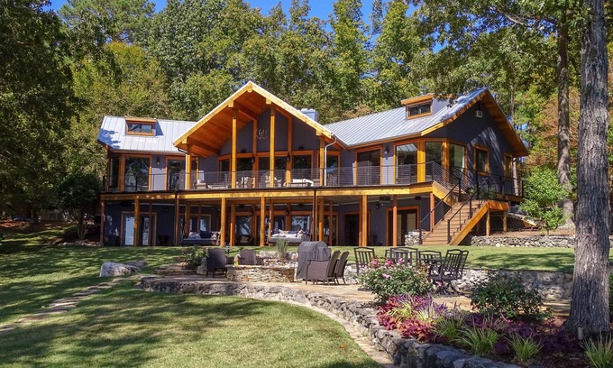 Henrico Casa | Lake Gaston Main lake Private Sandy Beach -SPECTACULAR