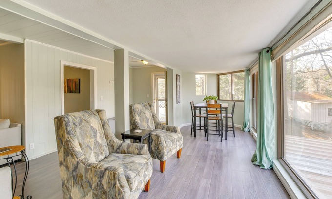 Mid America Cabaña | Lake Hamilton Family Gem: Hot Tub & Boat Slip!