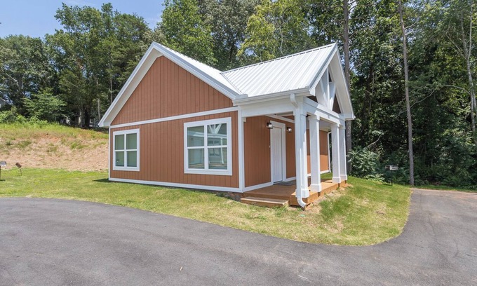 Townville Cabina | Lake Hartwell Cabins-15 Minutes to Clemson-Near Green Pond Landing
